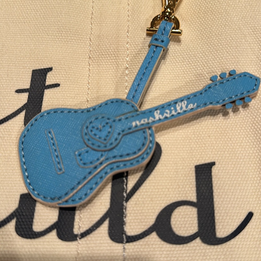 Draper James Vanderbilt tote bag what would Dolly do & Nashville guitar charm - Picture 2 of 7